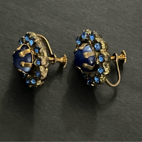 🔥🔥Gorgeous Vintage Blue Rhinestone Screw Back Earrings🔥🔥 - Picture 3 of 5